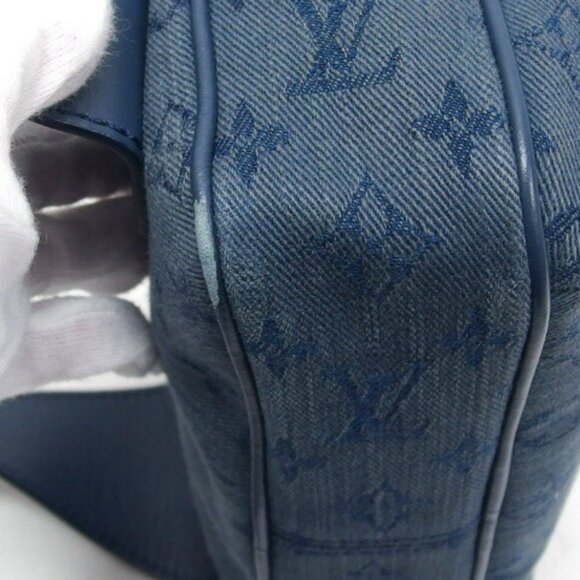 LOUIS VUITTON Brown Monogram Shoulder Bag - Picture 15 of 16